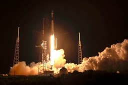 SpaceX вывела спутники конкурента Amazon на орбиту